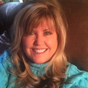 Meet your Posher, Polly